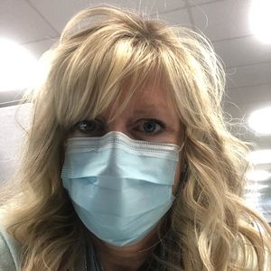 Meet your Posher, Naomi